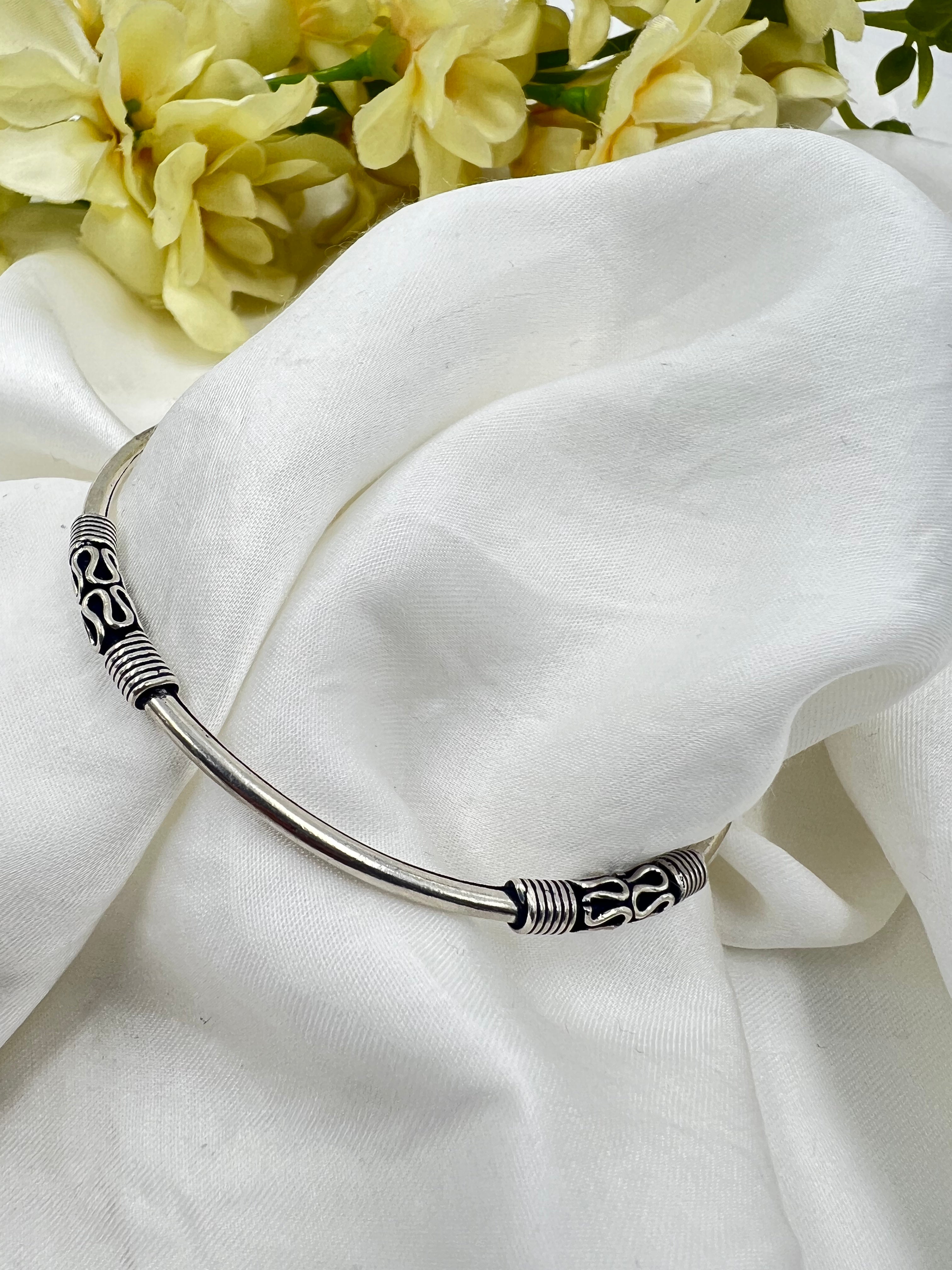 SleekSilver Bangle