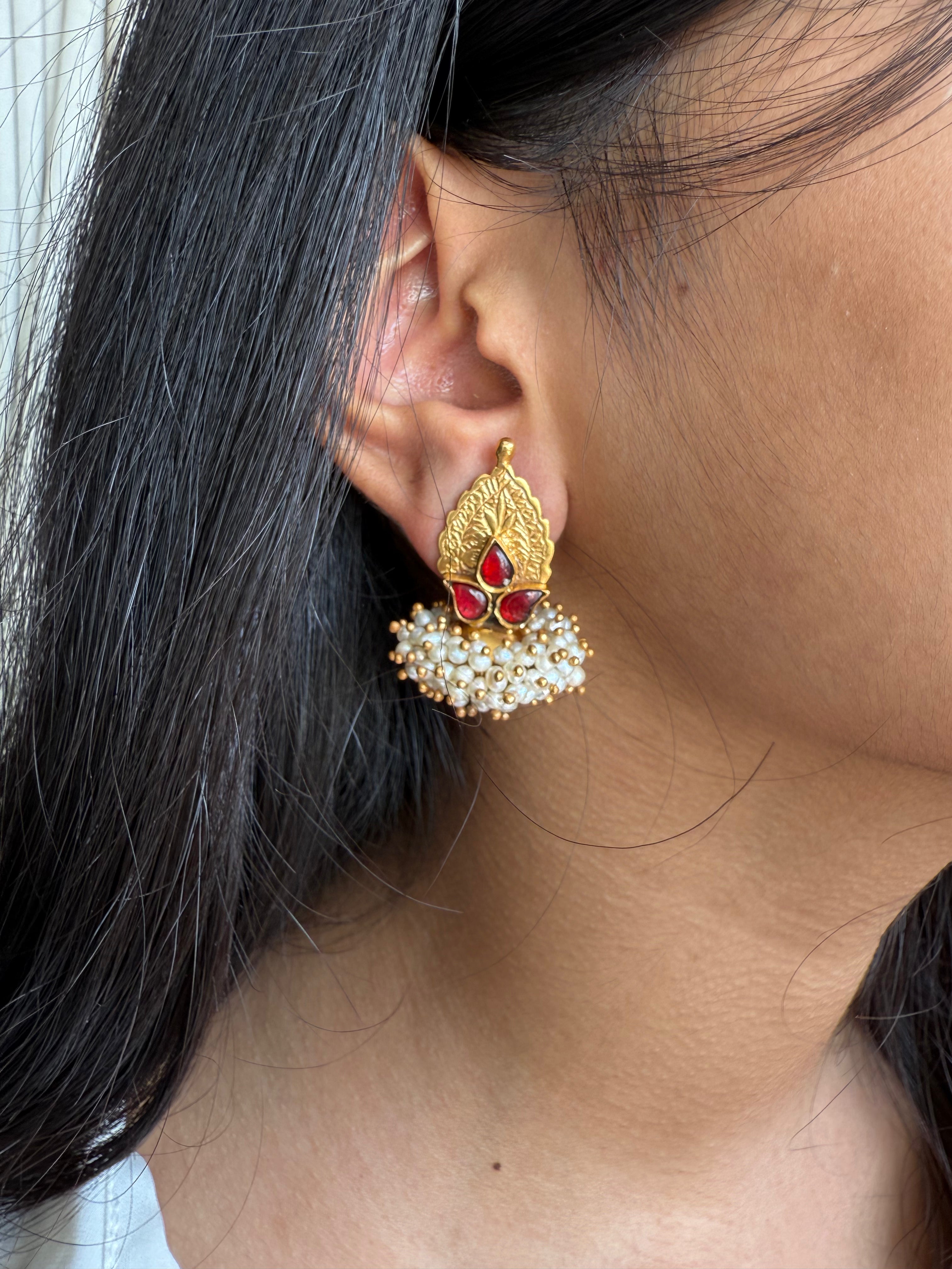 Dakshin Moti Sunheri Earring