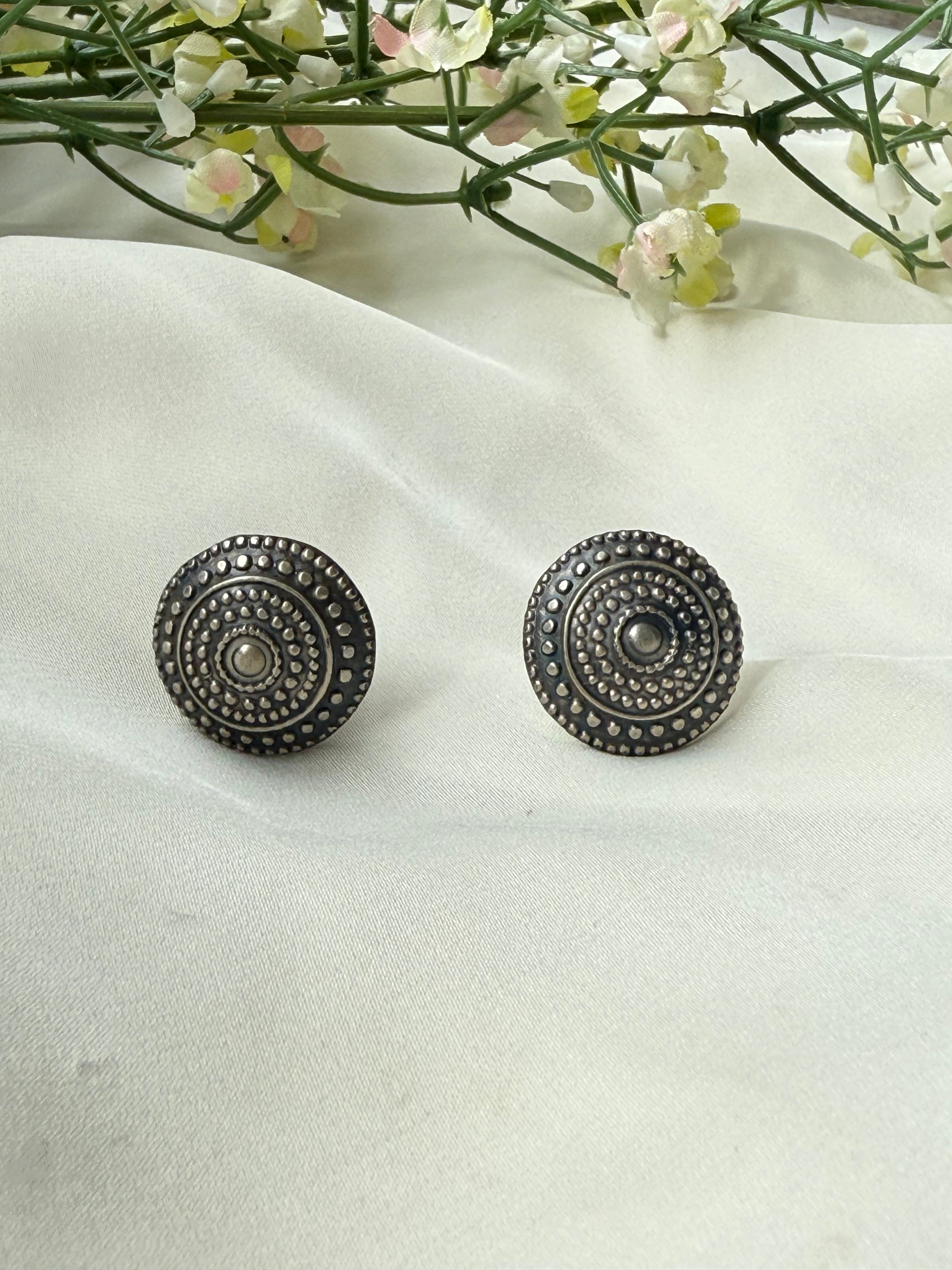 Ruhani  Studs