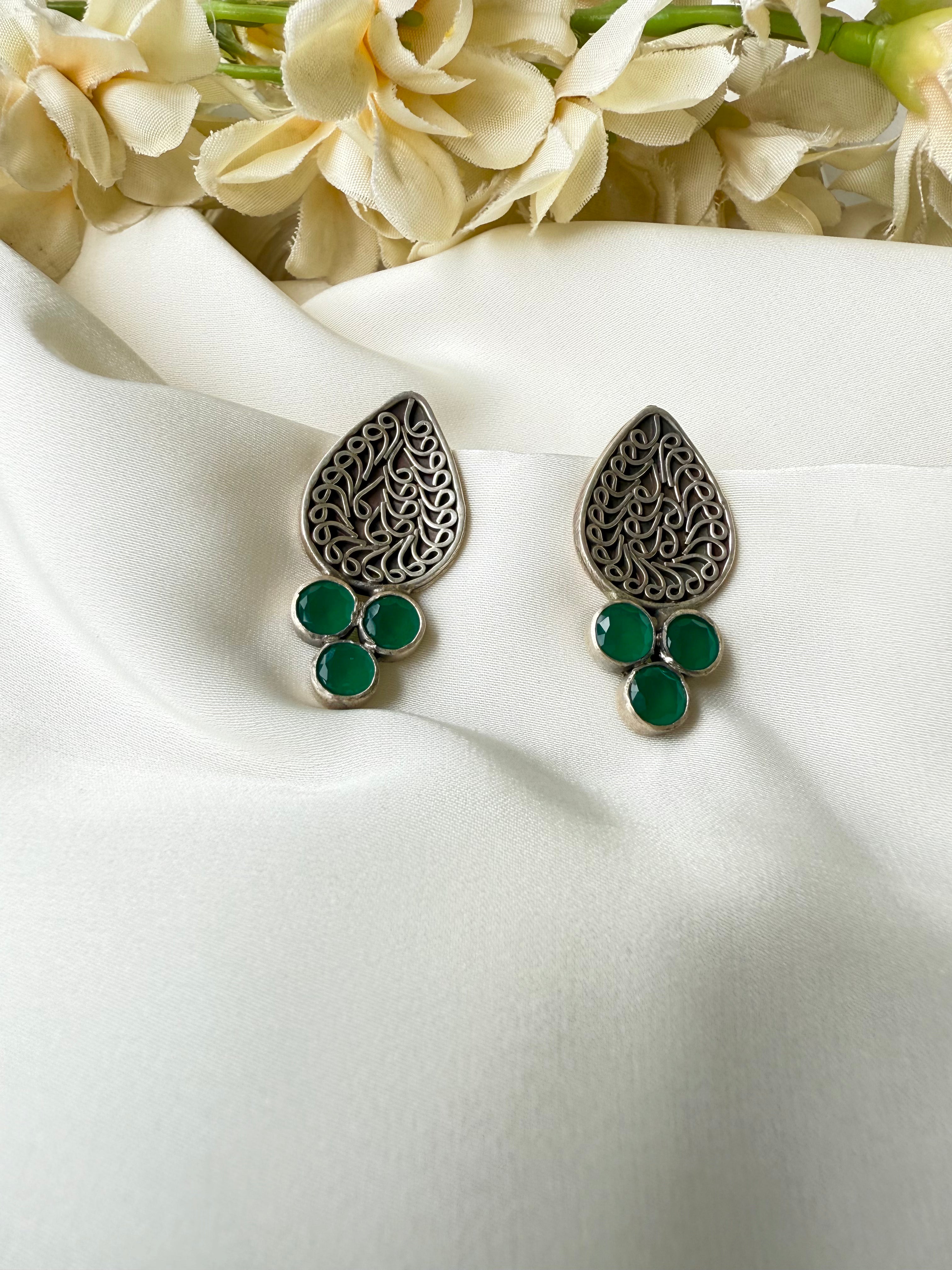 Hari Bindika Earring