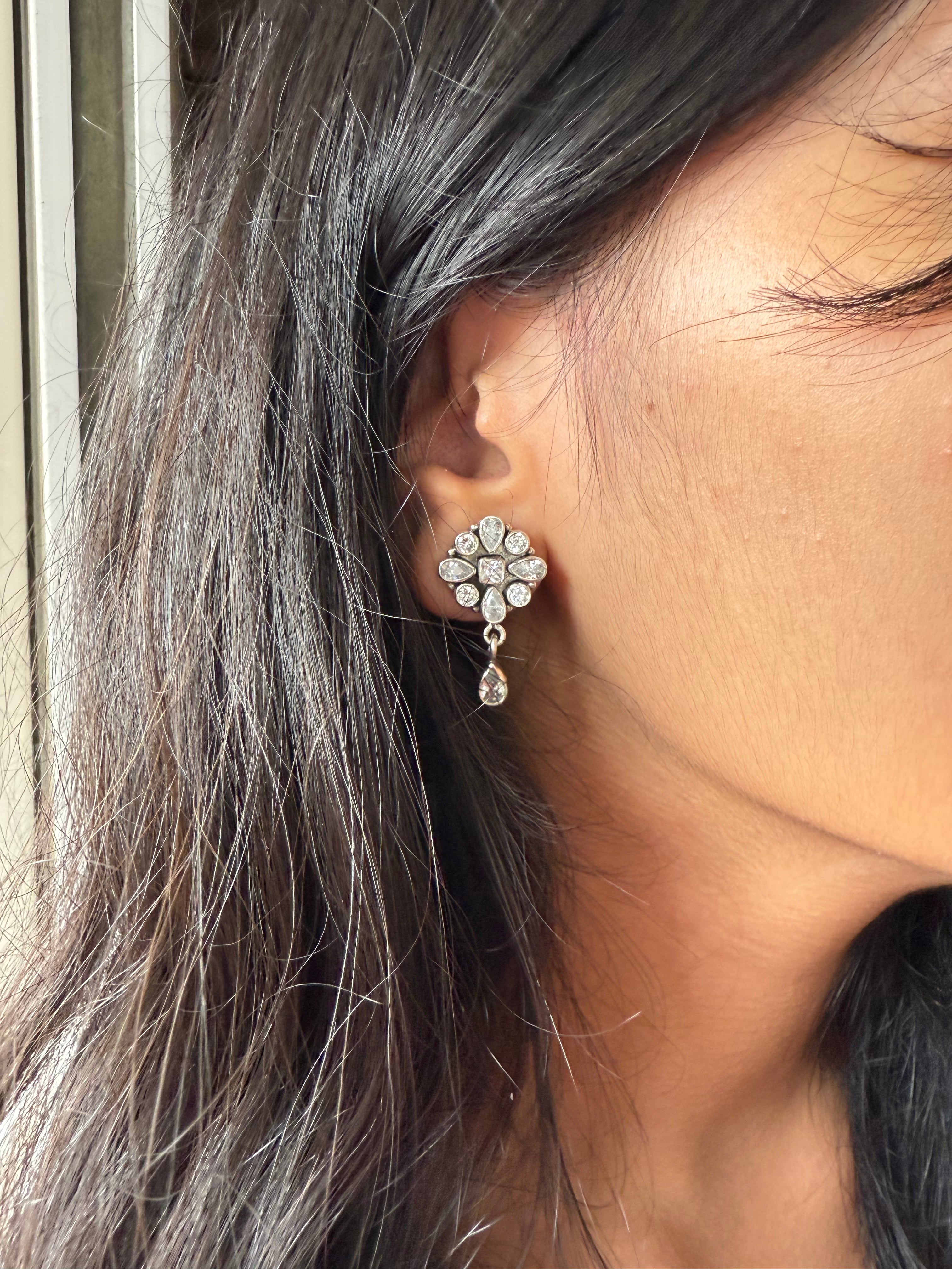 Shwet Phool Drip Drops