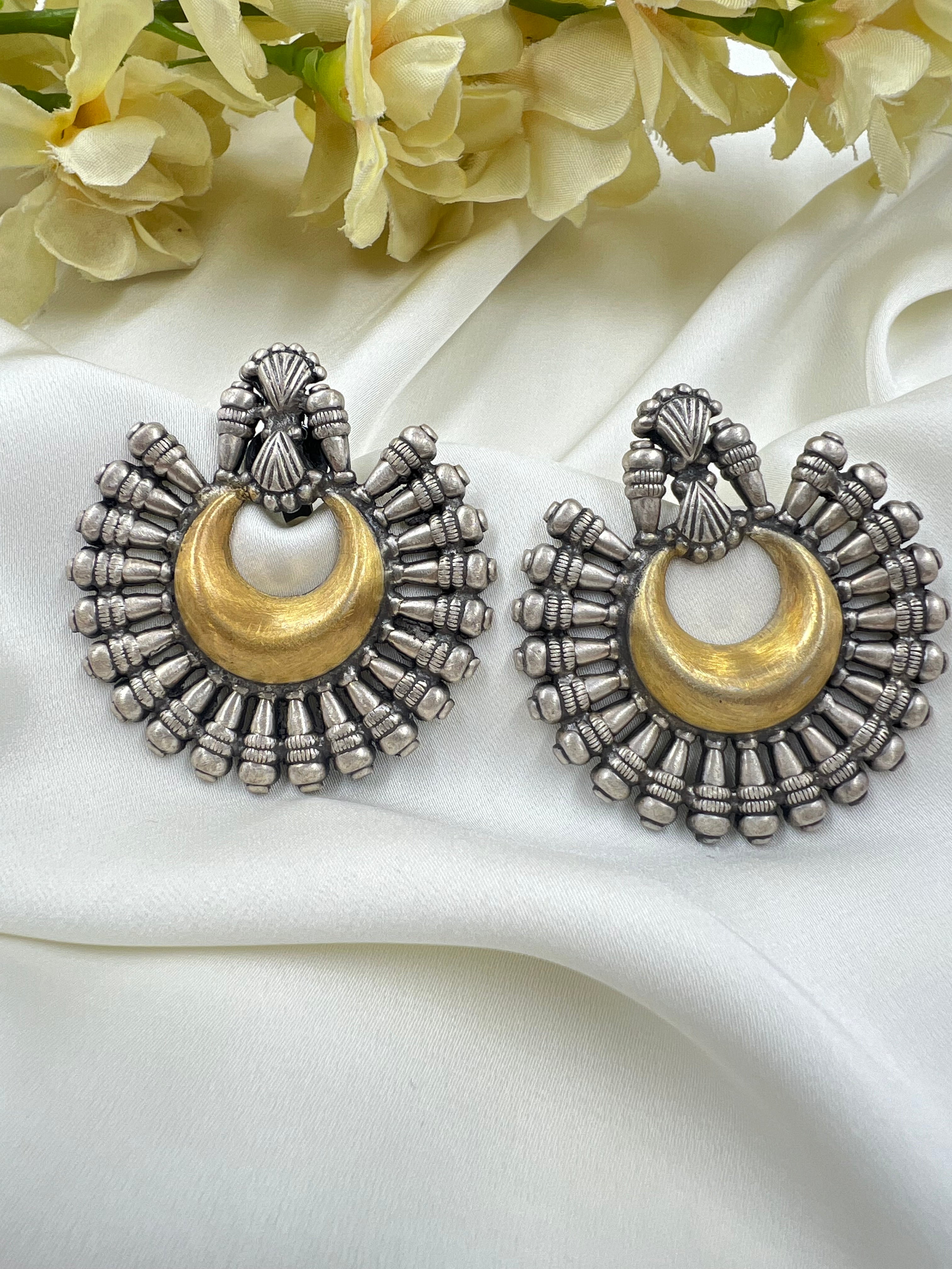 Two-Tone Daisy earrings