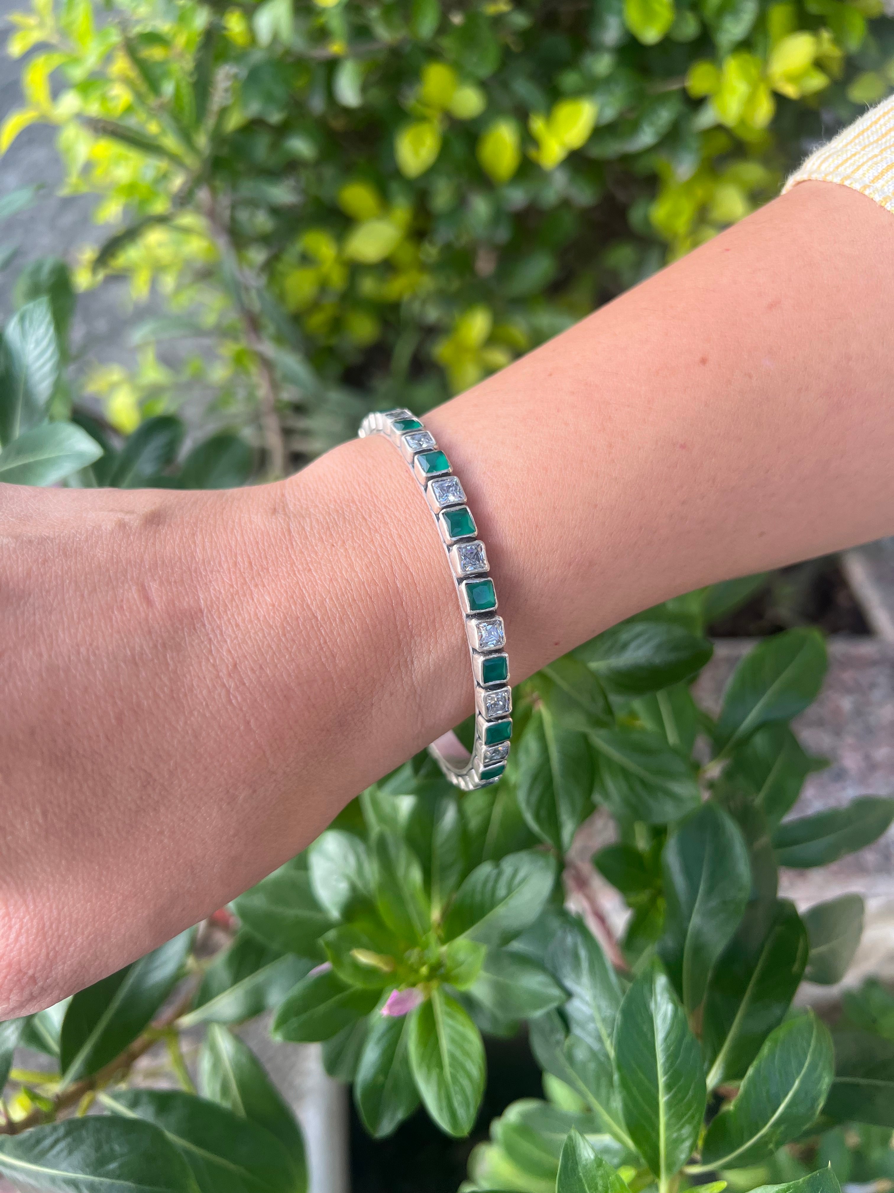 MossWhite Square Strand