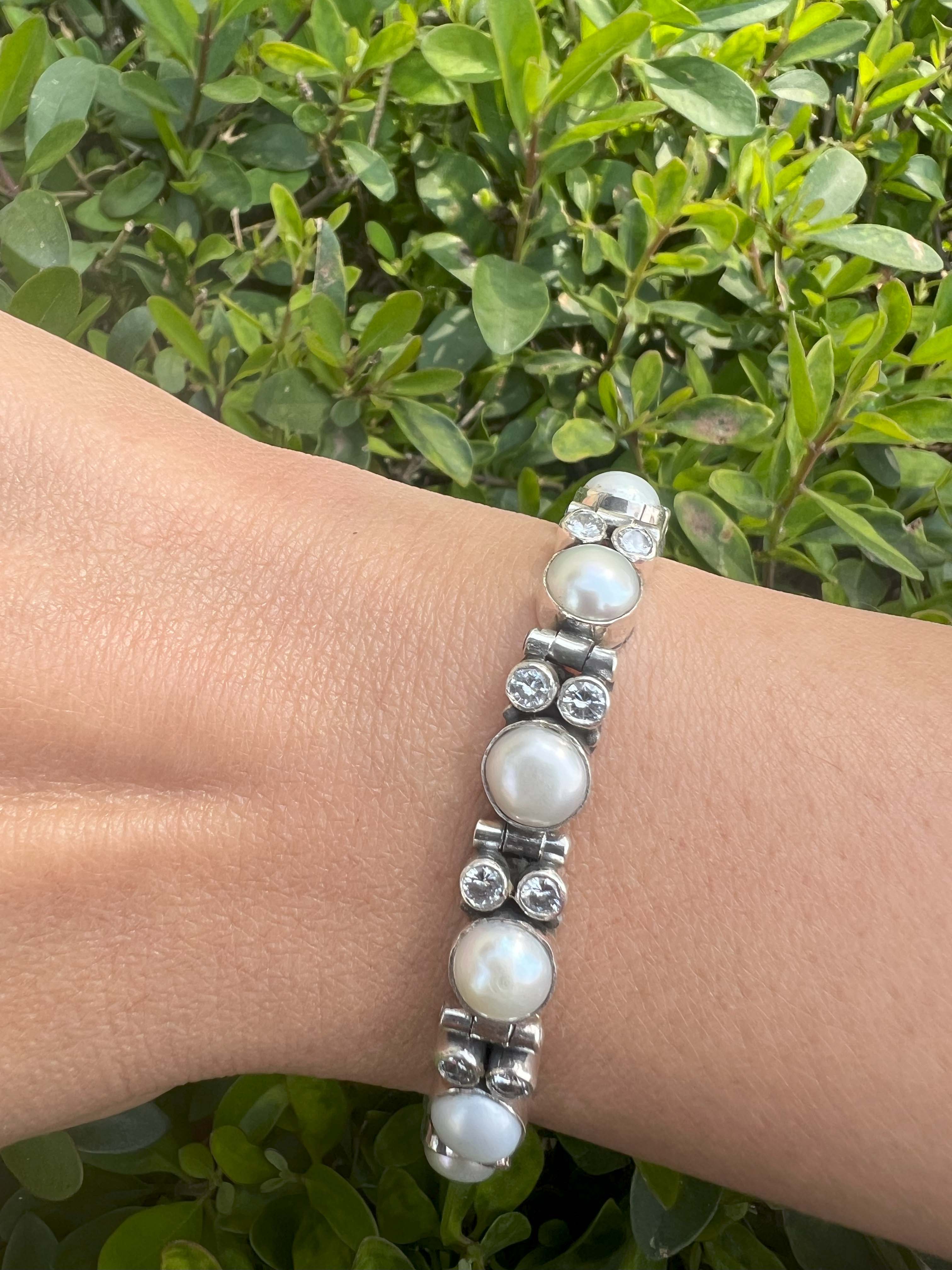 Pearl Glow Bracelet