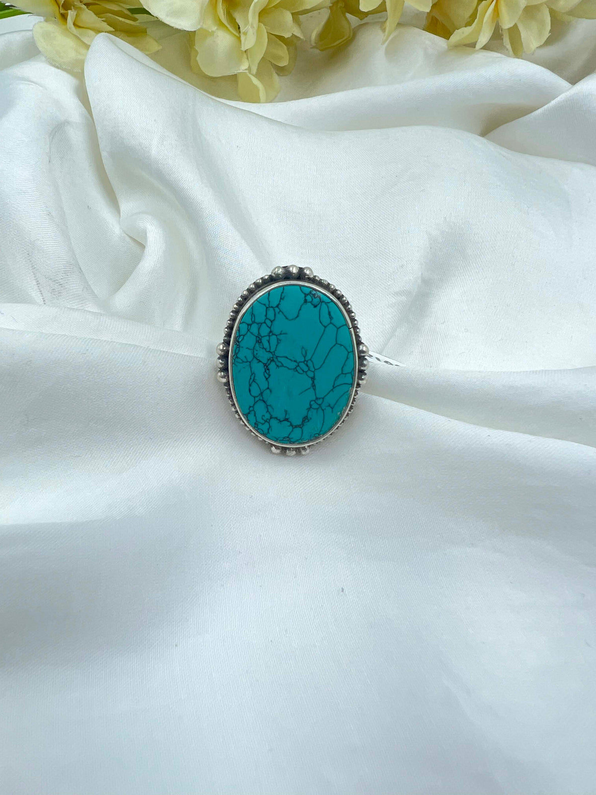 Turquoise Elegance Oval Ring