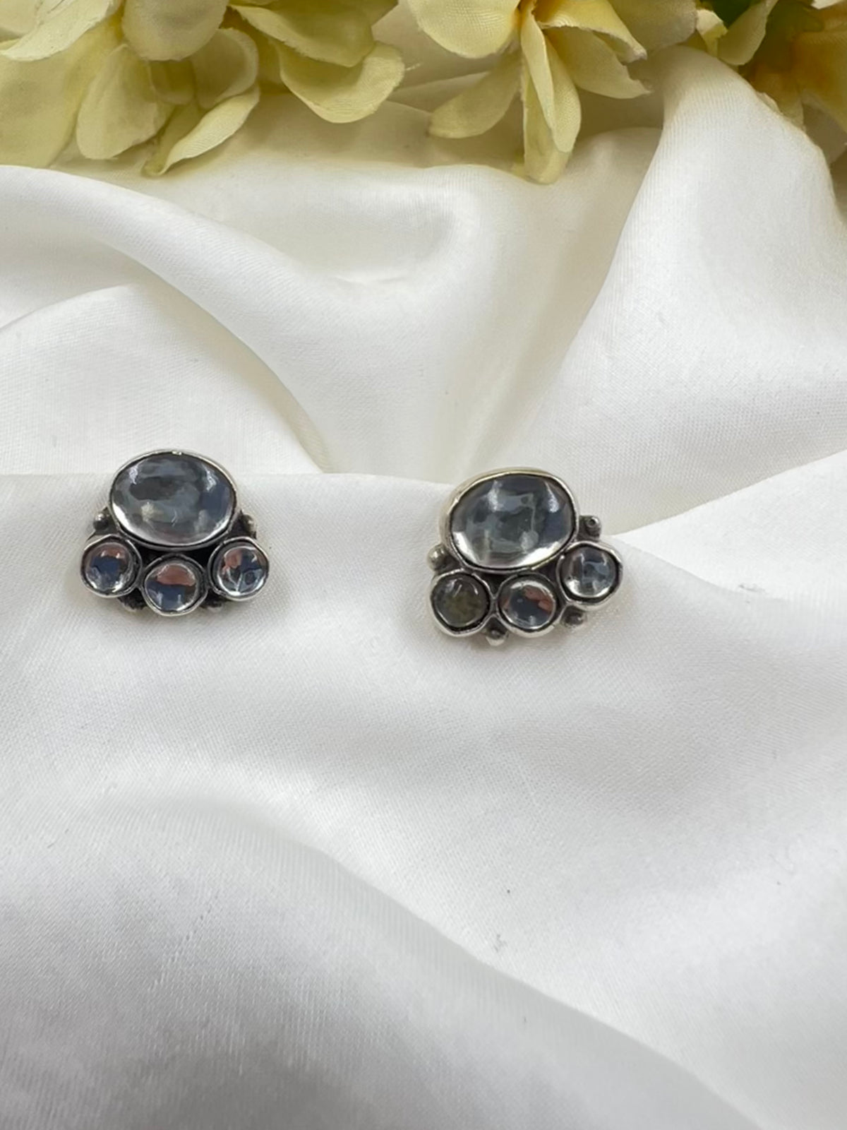 Kundan Frost Studs